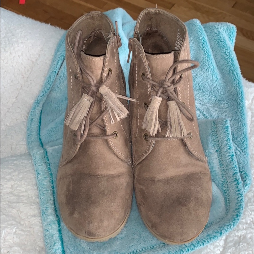 Wedge shoes